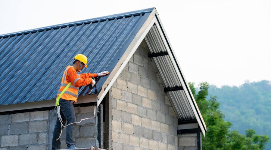 Expert Emergency Roof Repairs services in Gildford, MT